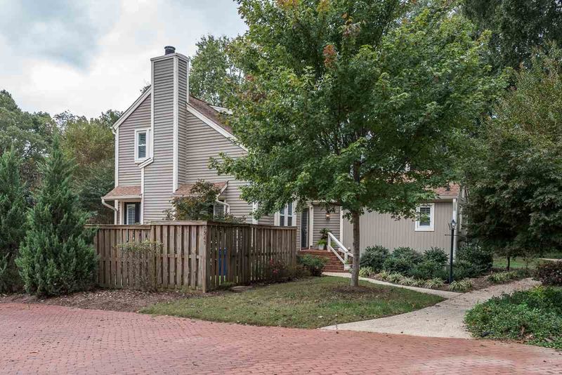 5949 Sentinel Dr, Raleigh, NC 27609