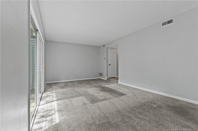 595 Winding Creek Rd, Fayetteville, NC 28305