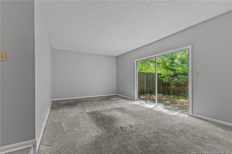 595 Winding Creek Rd, Fayetteville, NC 28305