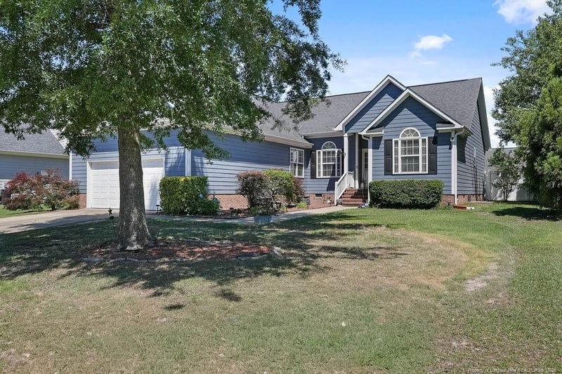 5952 Blue Sky Ln, Hope Mills, NC 28348