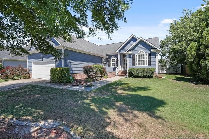 5952 Blue Sky Ln, Hope Mills, NC 28348