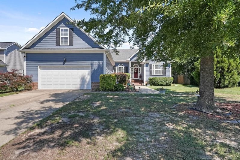 5952 Blue Sky Ln, Hope Mills, NC 28348