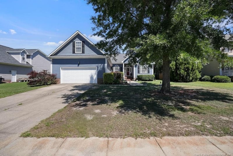 5952 Blue Sky Ln, Hope Mills, NC 28348
