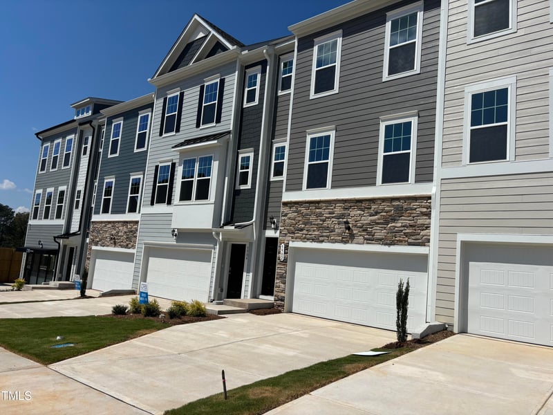 5954 Dunzo Dr, Raleigh, NC 27617