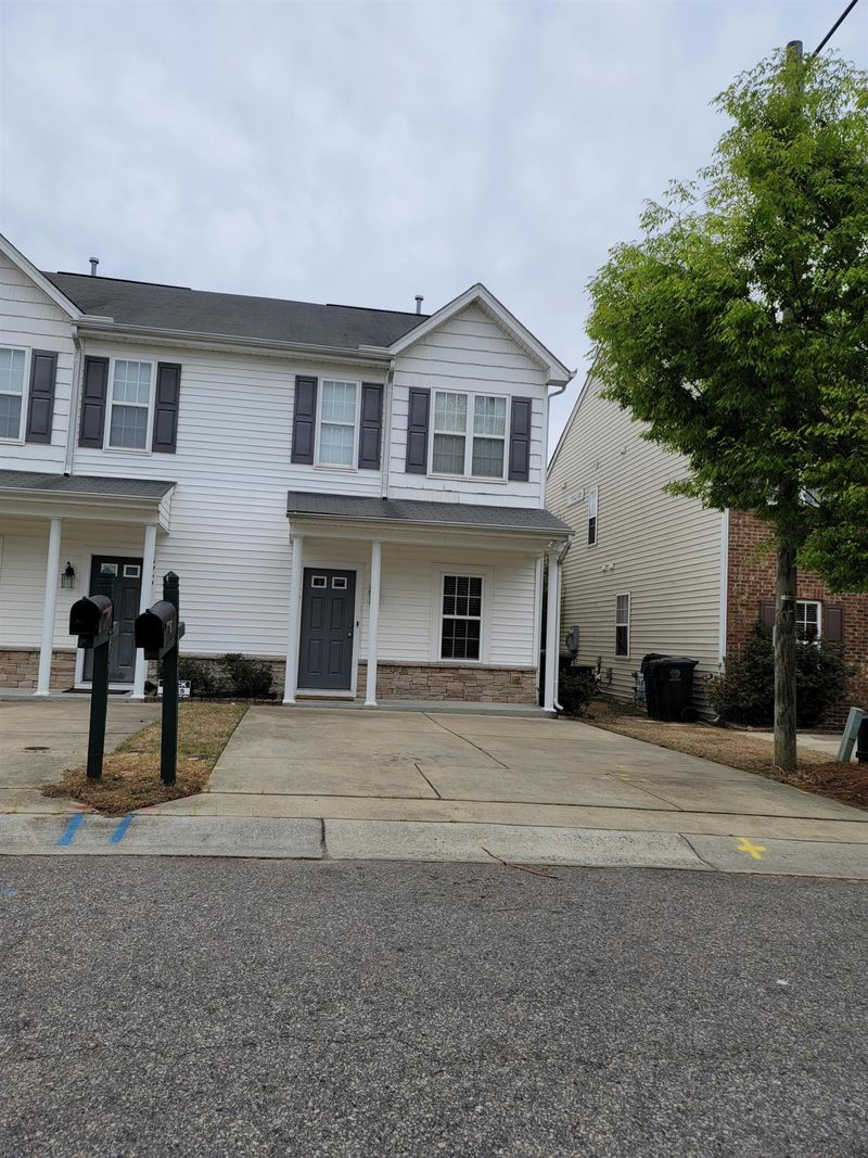 5956 Osprey Cove Dr, Raleigh, NC 27604