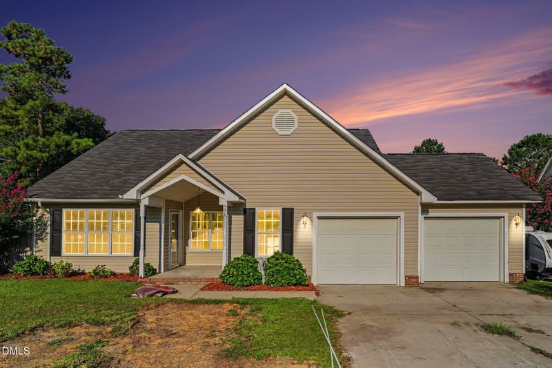596 Colonial Hills Dr, Lillington, NC 27546