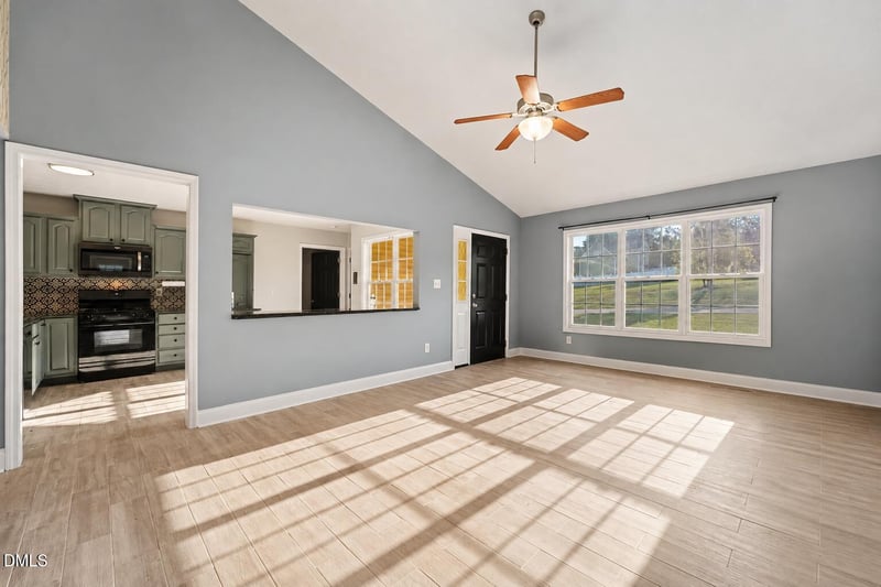 596 Colonial Hills Dr, Lillington, NC 27546