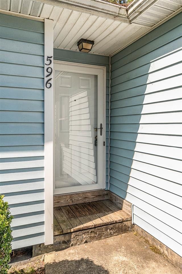596 Countrytown Dr, Hope Mills, NC 28348
