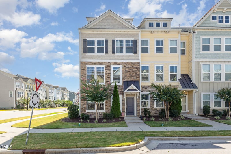 596 Grand Central Station, Apex, NC 27502