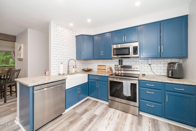 5961 Dixon Dr, Raleigh, NC 27609