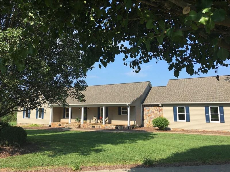 5975 Chestnut Oak Dr, Mebane, NC 27302