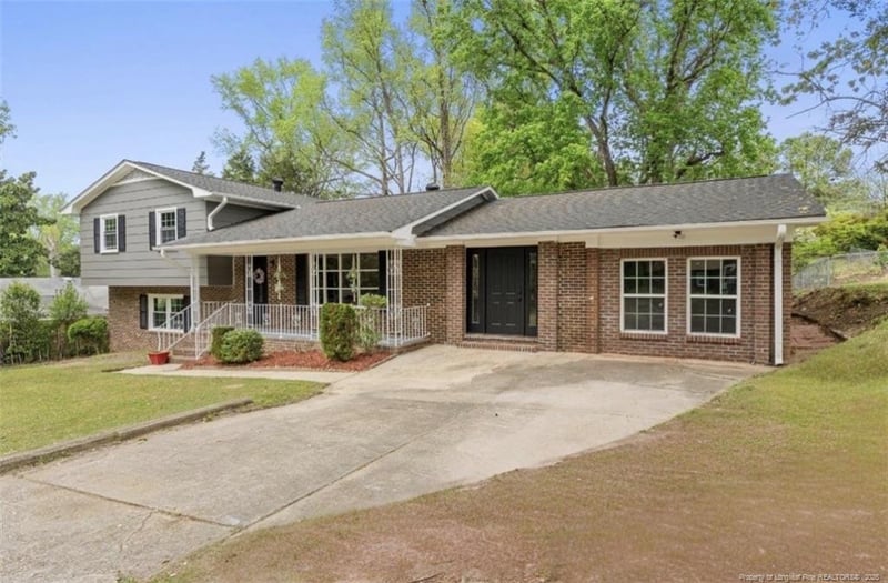 5976 Monterey Ct, Fayetteville, NC 28314