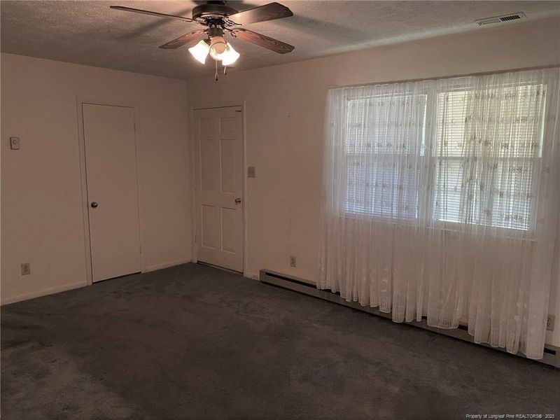 5977 Richfield Ave, Hope Mills, NC 28348