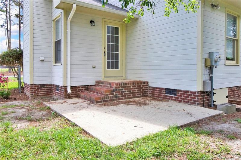 5978 Chambrian Dr, Fayetteville, NC 28314