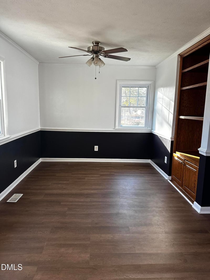 5980 Love Ct, Hope Mills, NC 28348