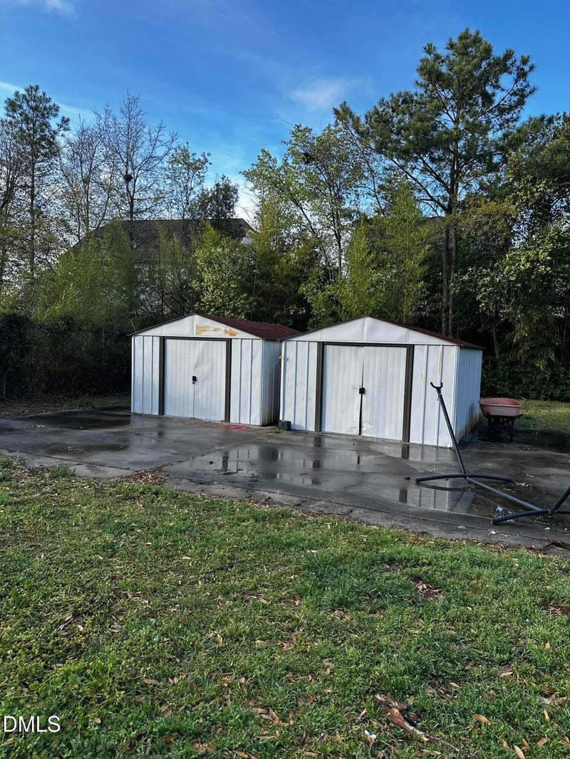 5980 Love Ct, Hope Mills, NC 28348