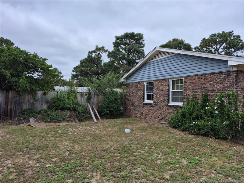 5982 Spinner Rd, Hope Mills, NC 28348