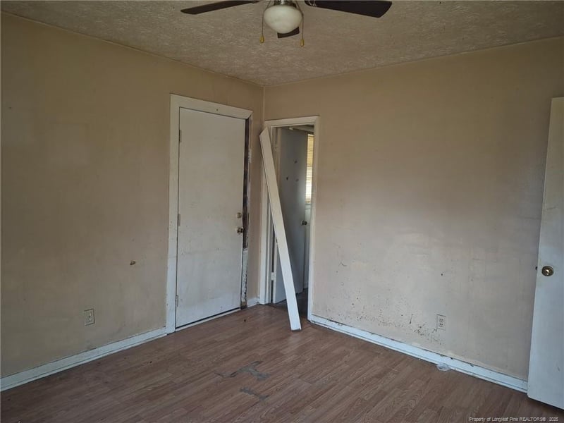 5982 Spinner Rd, Hope Mills, NC 28348