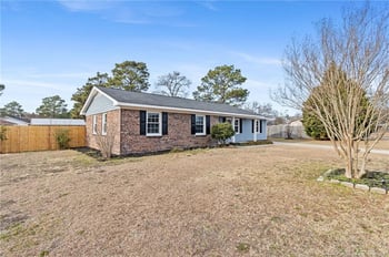 5982 Spinner Rd, Hope Mills, NC 28348