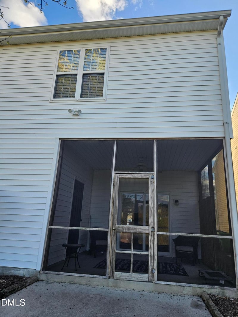 5984 Osprey Cove Dr, Raleigh, NC 27604