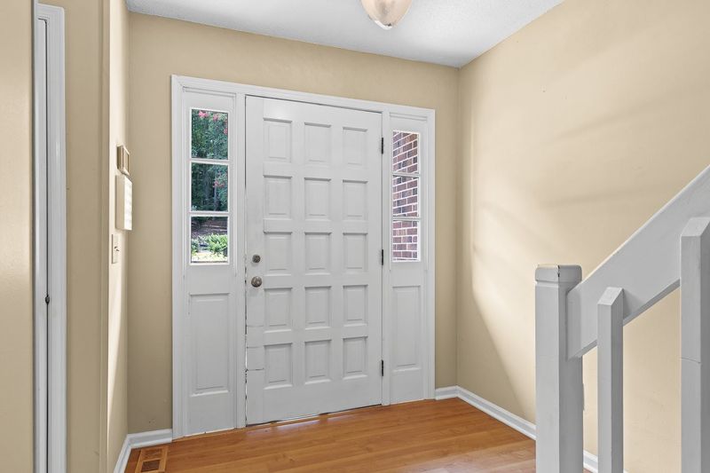 5985 Dixon Dr, Raleigh, NC 27609