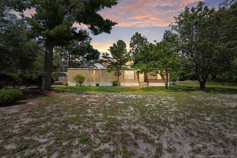 5998 Love Ct, Hope Mills, NC 28348