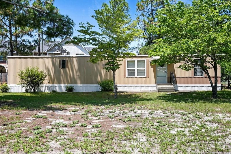 5998 Love Ct, Hope Mills, NC 28348