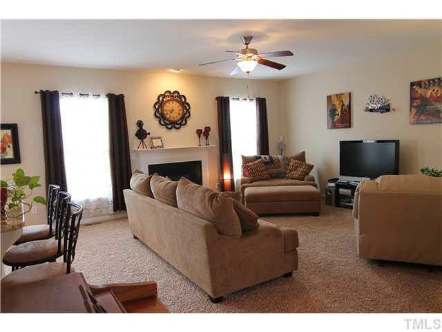 6 Antioch Ct, Durham, NC 27703