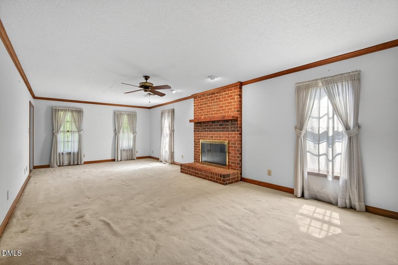 6 Aurora Ct, Durham, NC 27713