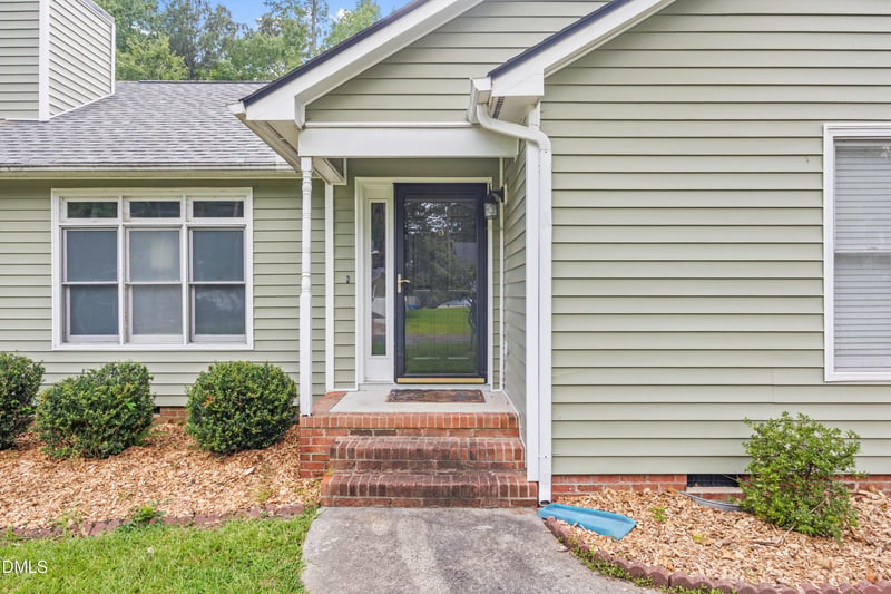 6 Bentwood Pl, Durham, NC 27703
