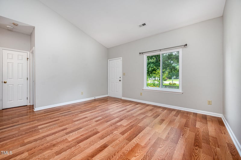 6 Blake Ct, Durham, NC 27712