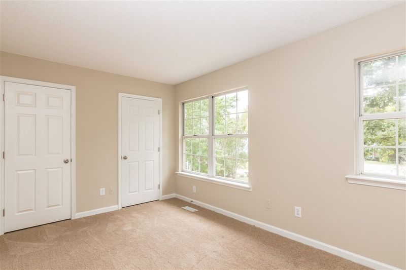 6 Bonham Ct, Durham, NC 27703