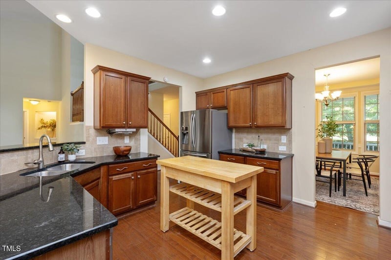 6 Brightfield Ln, Durham, NC 27712