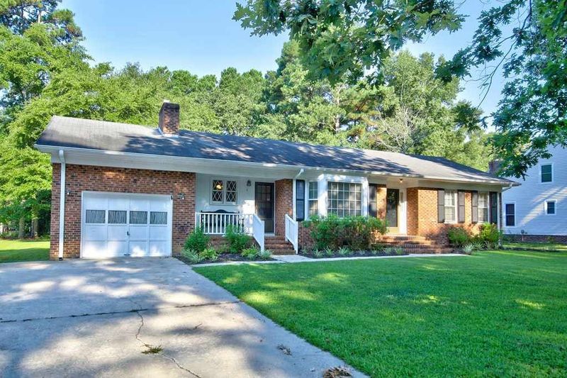6 Brookwood Dr, Smithfield, NC 27577
