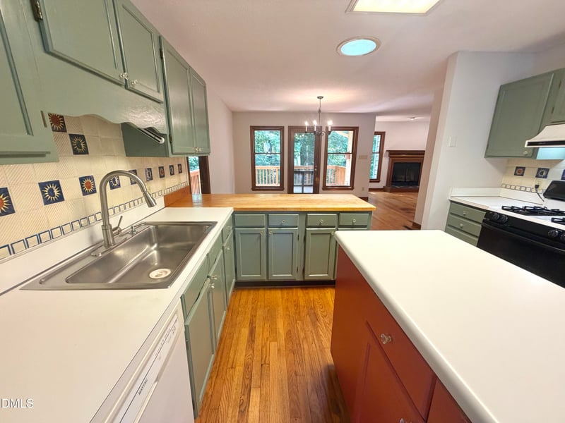 6 Burnwood Pl, Chapel Hill, NC 27517