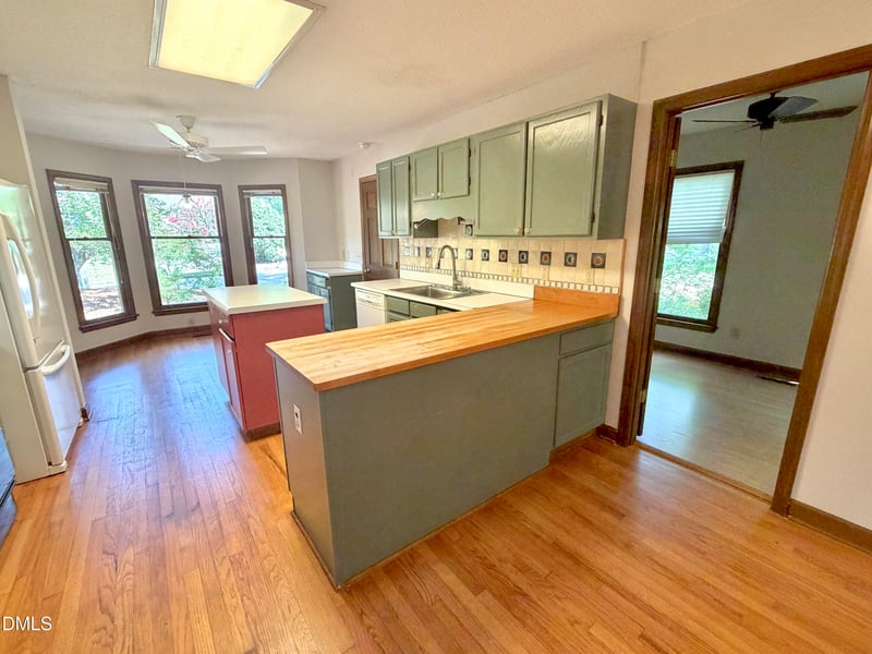 6 Burnwood Pl, Chapel Hill, NC 27517