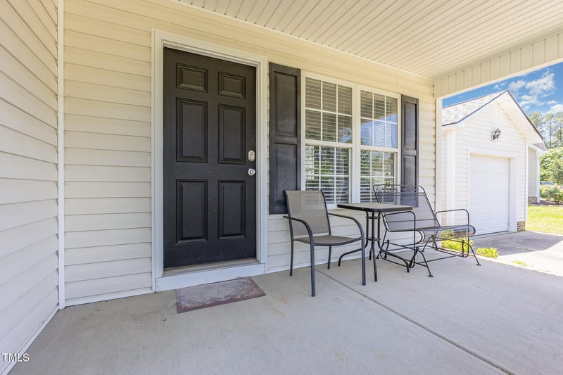6 Carolina Ave, Benson, NC 27504