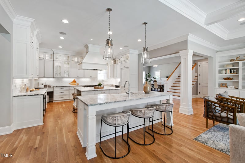 6 Castlewood Dr, Durham, NC 27713