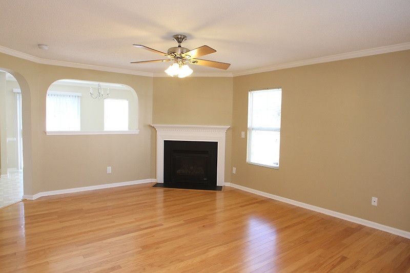 6 Cornstalk Ct, Durham, NC 27703