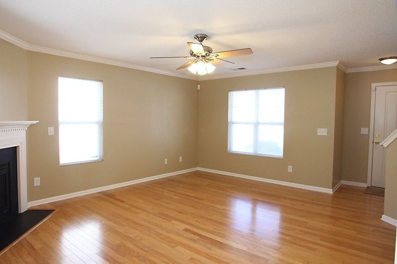 6 Cornstalk Ct, Durham, NC 27703