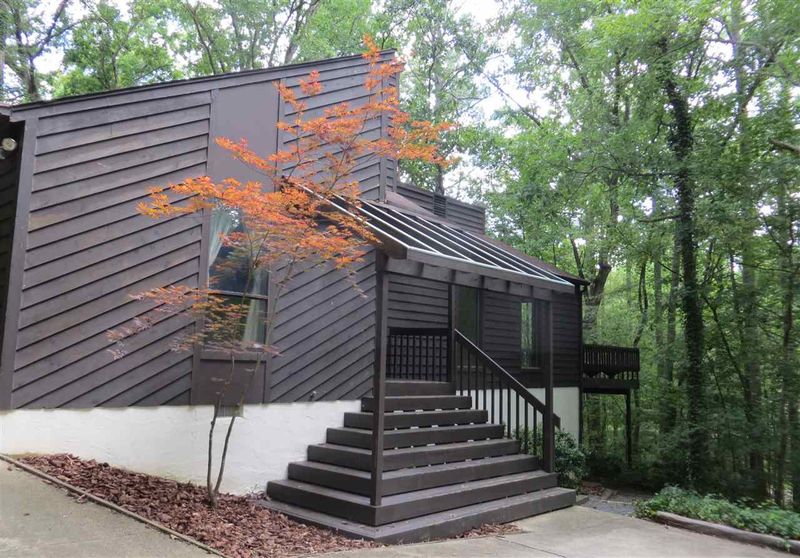 6 Cotswold Pl, Durham, NC 27707