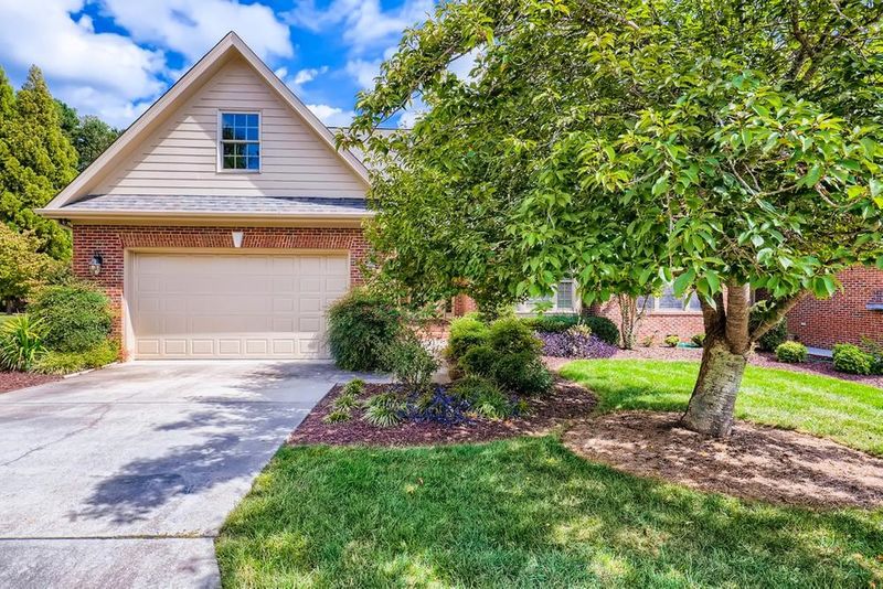 6 Crail Ct, Durham, NC 27712
