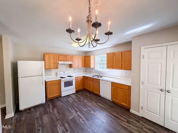 6 Crimson Clover Ct, Durham, NC 27704