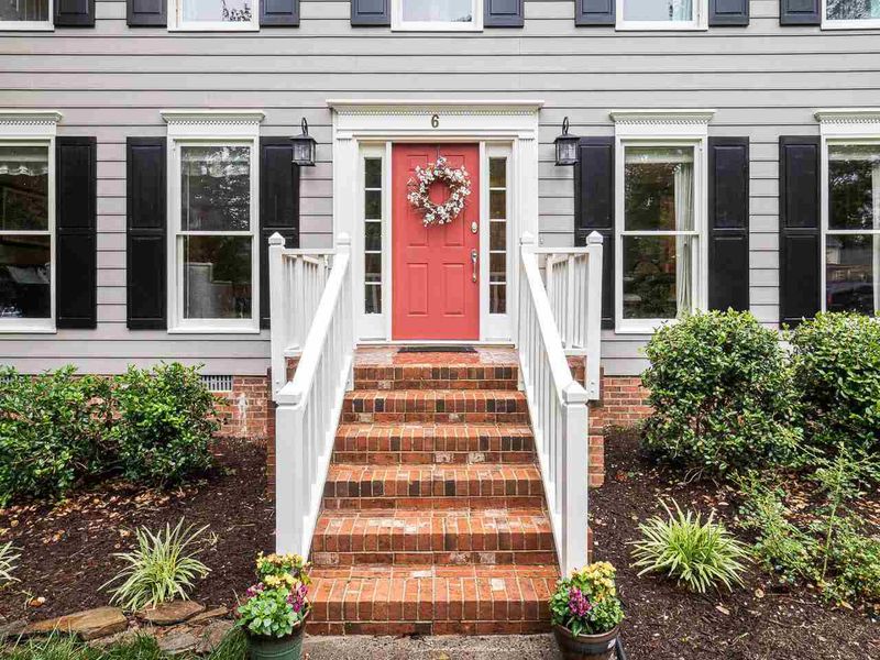 6 Dodsworth Ct, Durham, NC 27705