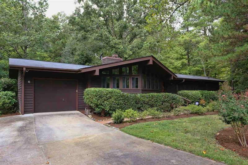 6 Edgestone Pl, Chapel Hill, NC 27517