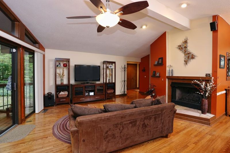 6 Edgestone Pl, Chapel Hill, NC 27517