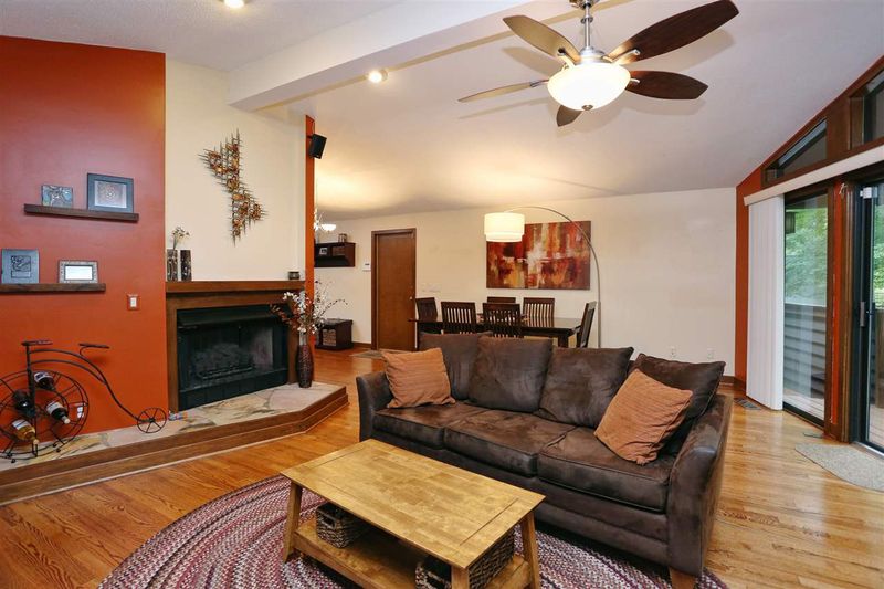 6 Edgestone Pl, Chapel Hill, NC 27517