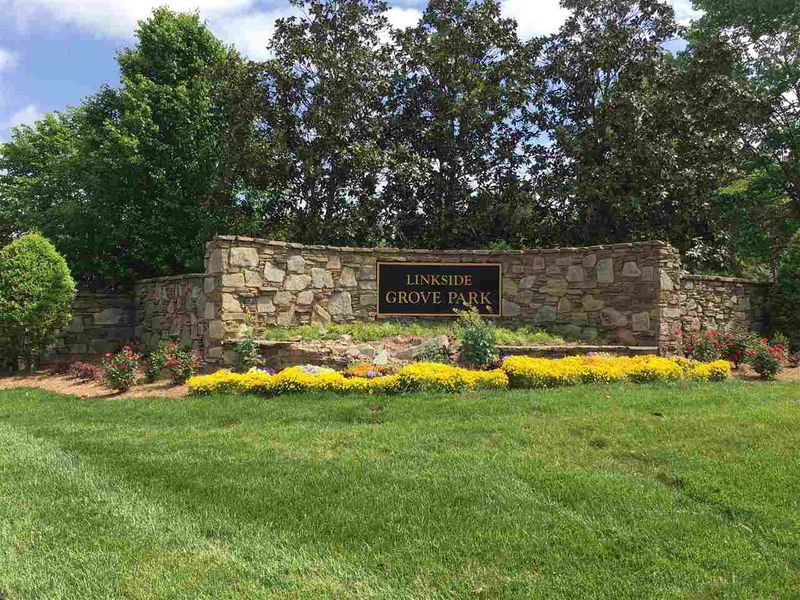 6 Epping Ct, Durham, NC 27703