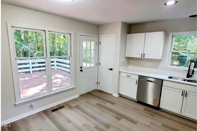 6 Fircrest Ct, Durham, NC 27703