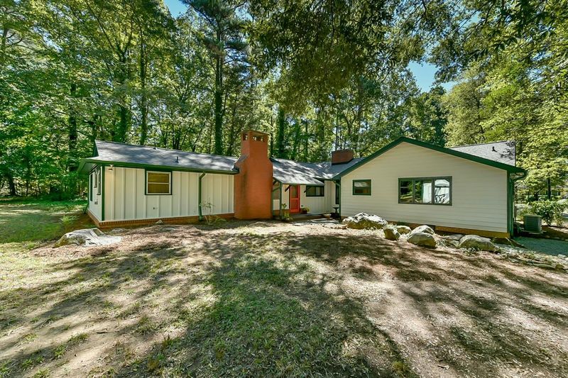 6 Gooseneck Rd, Chapel Hill, NC 27514